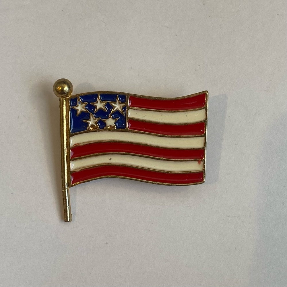 Vintage lacquered patriotic 5 star‎ American flag lapel pin brooch
